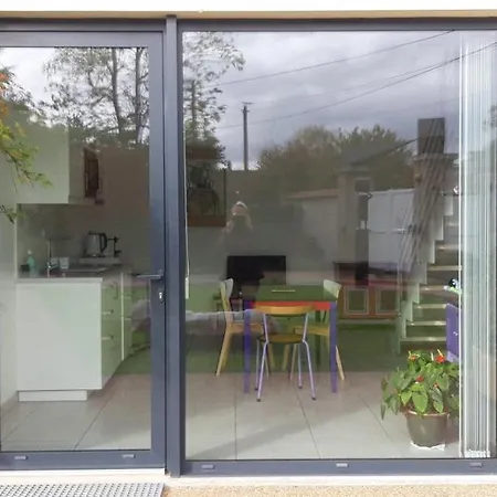 Nyaraló Dans Parc De Sculptures - 