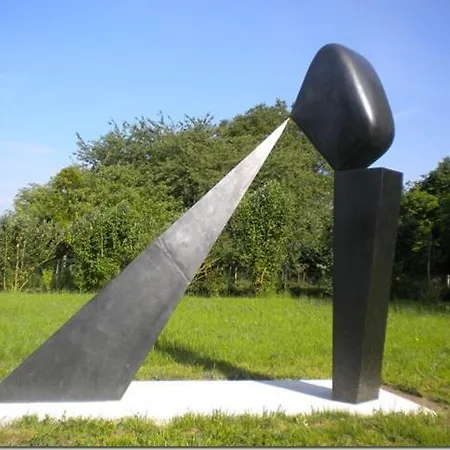 Dans Parc De Sculptures - 