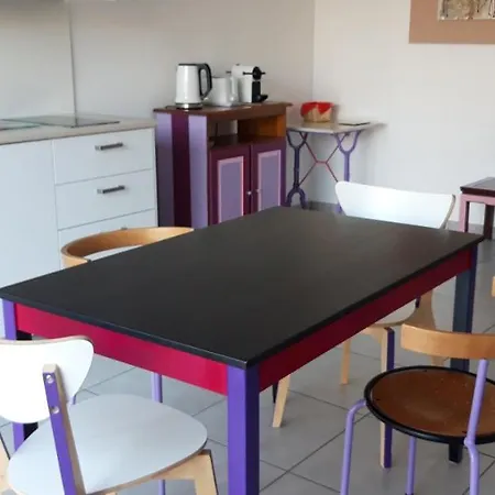 Nyaraló Dans Parc De Sculptures - 