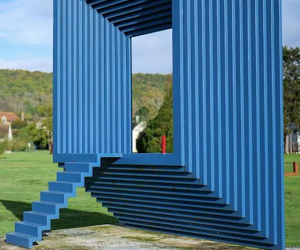 Dans Parc De Sculptures - 